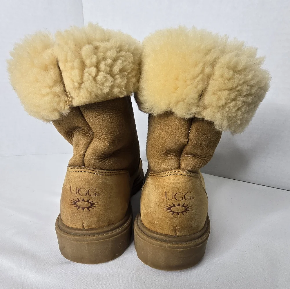 UGG Australia Abbey Shearling Boots Womens 9.5 Tan Lace Up Combat Style